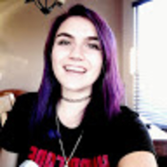 Meet your Posher, Madison - Picture 1 of 1